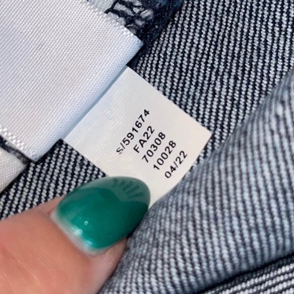 Ann Taylor Button Fly Jeans Kick Crop Dark - Picture 7 of 10